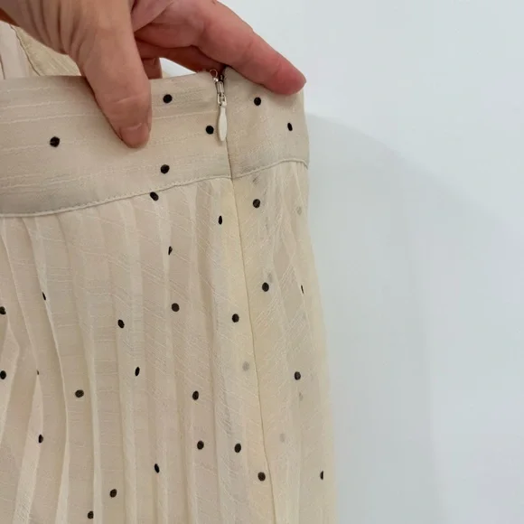 Sezane Pleated Crepe Dino Midi Skirt in Ecru Mini Black Polka Dot Size 42 US 10 - Picture 7 of 10